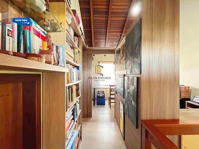 Ótima Residência com 3 dormitórios á venda no Bairro Ipanema.