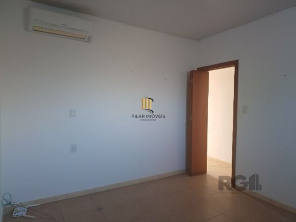 Casa em Porto Alegre, no bairro Restinga, com 4 dormitório(s), e 4 banheiros, à 