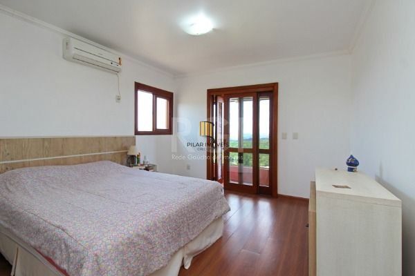 Casa Condominio em Porto Alegre, no bairro Glória, com 3 dormitório(s), e 3 banh