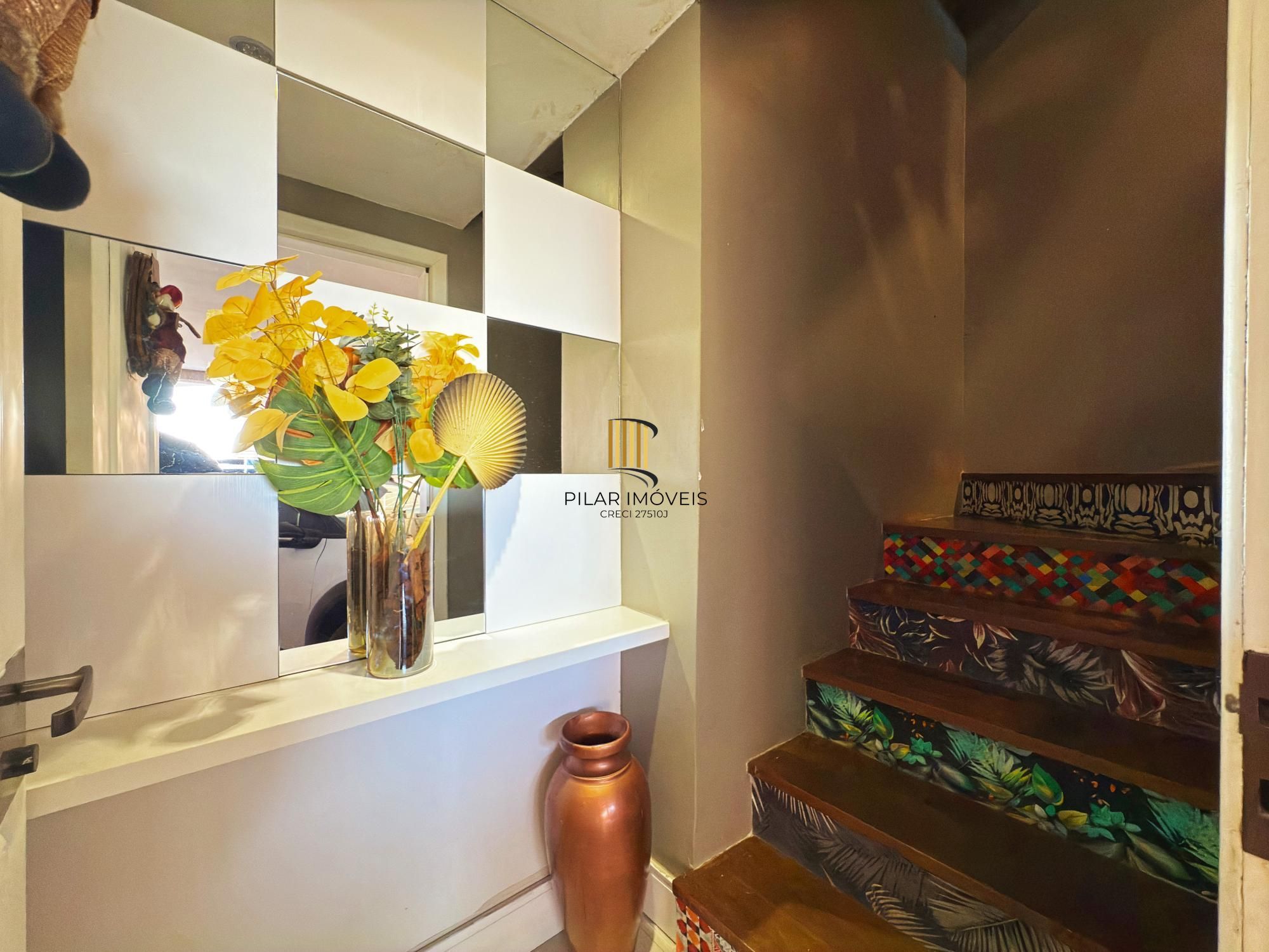 Casa de Condomínio 3 dormitórios no bairro Pedra Redonda