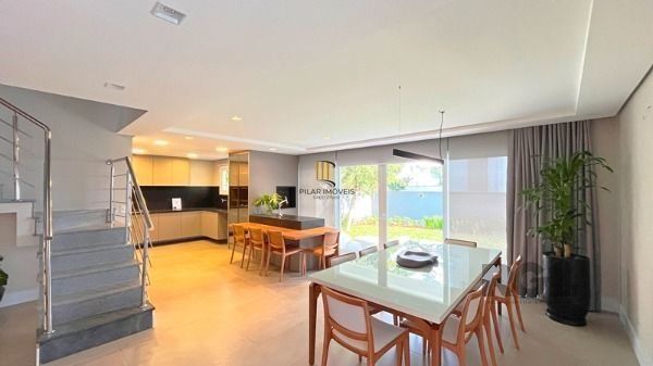 Casa Condominio para Venda - 364m², 3 dormitórios, sendo 3 suites, 2 vagas - Ped