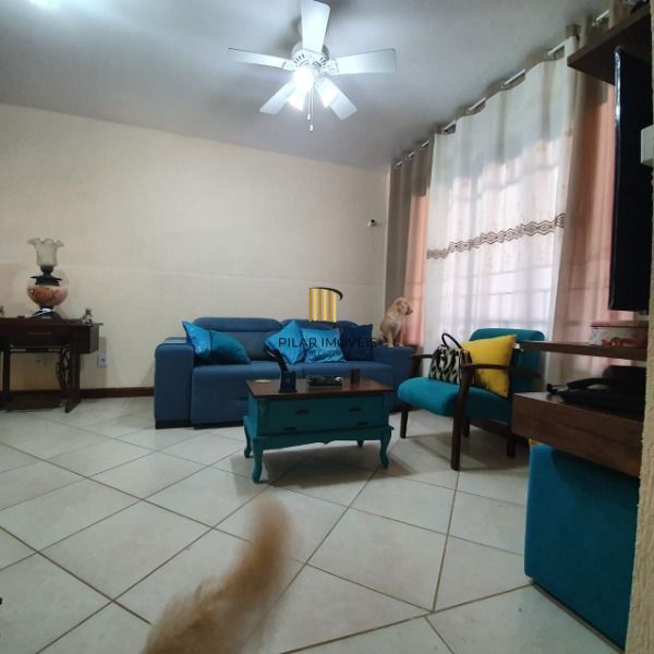 Residência c/ 185m², 3 dormitórios, sendo 1 suites, 2 vagas - Bahamas