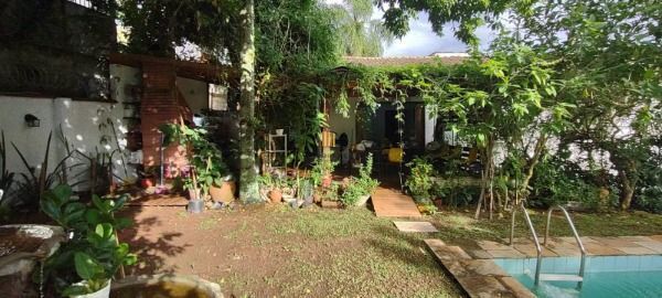 Casa em Porto Alegre, no bairro Jardim Isabel, com 5 dormitório(s), e 5 banheiro
