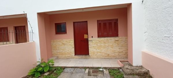 Casa para Venda - 75m², 3 dormitórios, 2 vagas - Guarujá