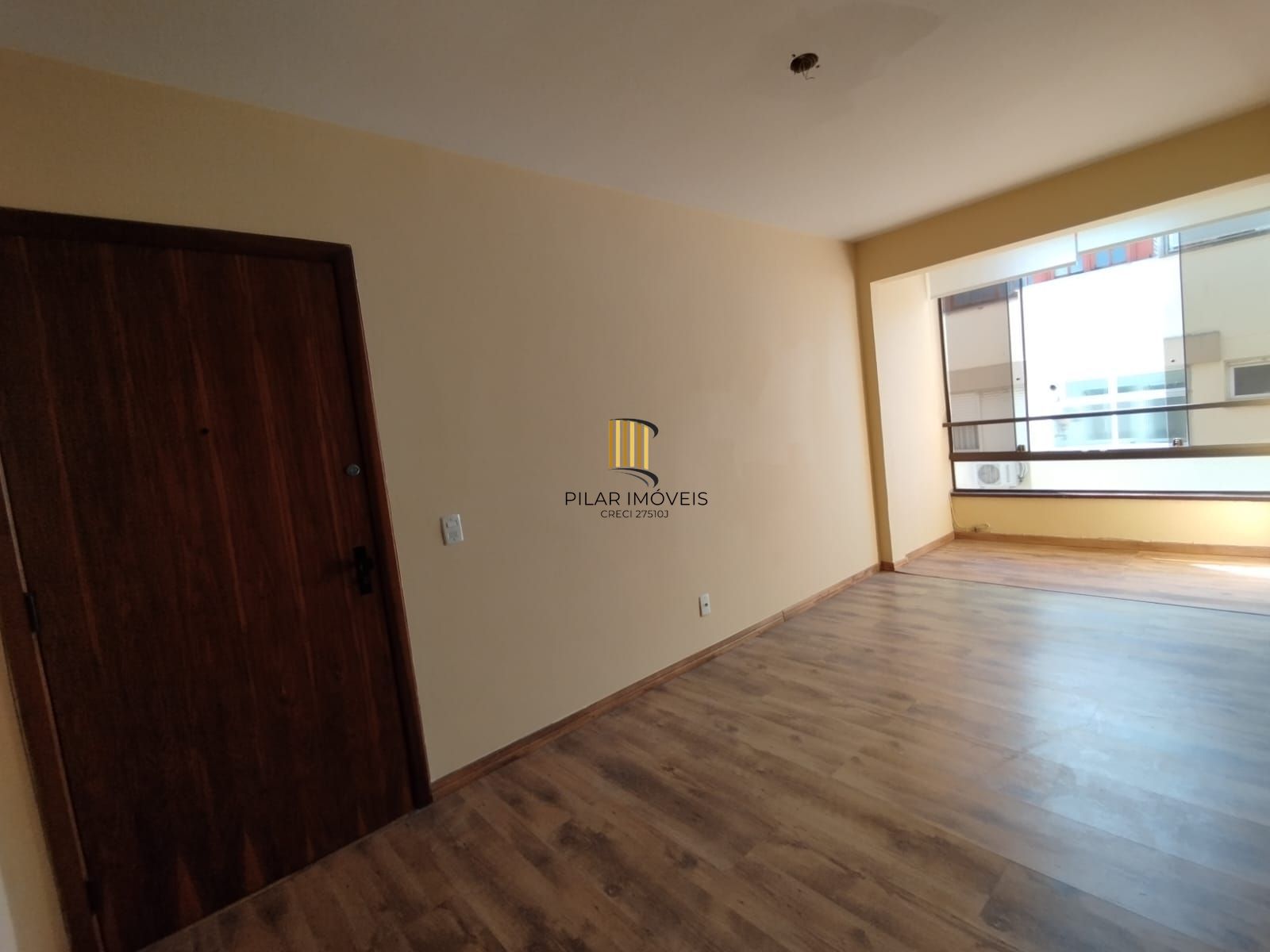 Linda cobertura no bairro Tristeza para venda.