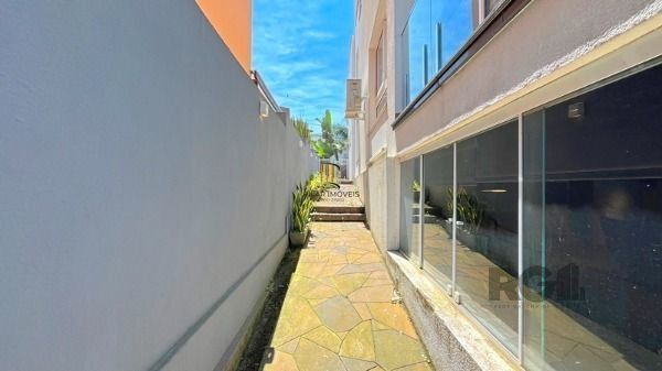 Casa em Porto Alegre, no bairro Aberta dos Morros, com 3 dormitório(s), e 3 banh