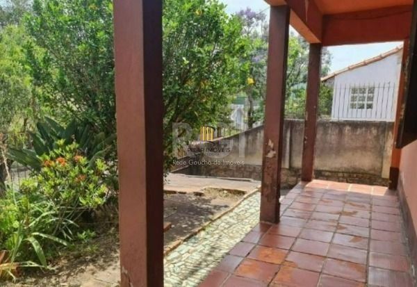 Casa em Porto Alegre, no bairro Tristeza, com 2 dormitório(s), e 2 banheiros, à 