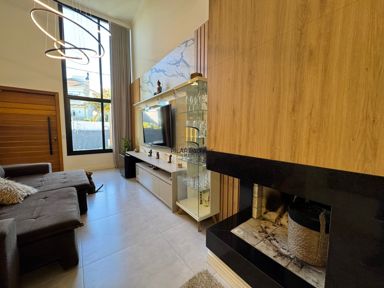 Casa térrea com pátio , 3d , 1 suíte, Condomínio Reserva do Lago I - Hípica