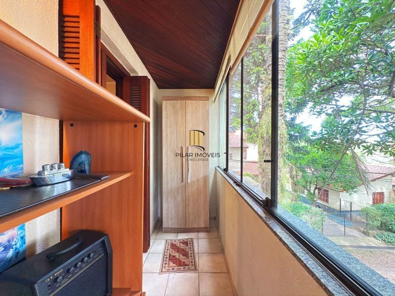 Linda Residência com 3 dormitórios sendo 1 suíte no Jardim Isabel.