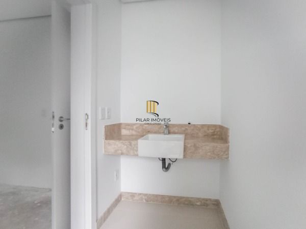 Cobertura para Venda - 346.66m², 3 dormitórios, sendo 3 suites, 4 vagas - Vila A