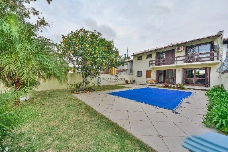 Casa à venda com 280m² | 3 dormitórios | 1 suíte | 2 vagas | Ipanema – Porto Alegre