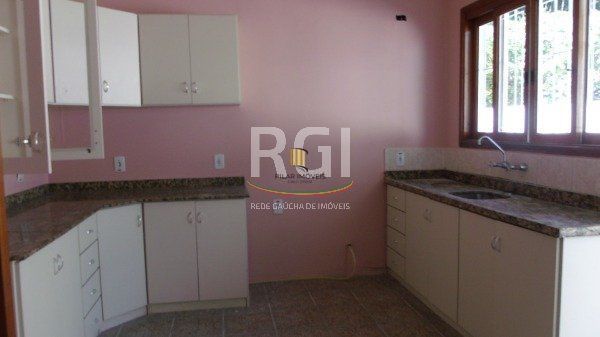 Casa para Venda - 340m², 3 dormitórios, sendo 2 suites, 6 vagas - Jardim Isabel