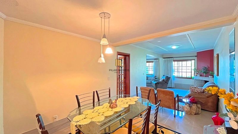 Sobrado 4 dormitórios à venda Camaquã Porto Alegre/RS