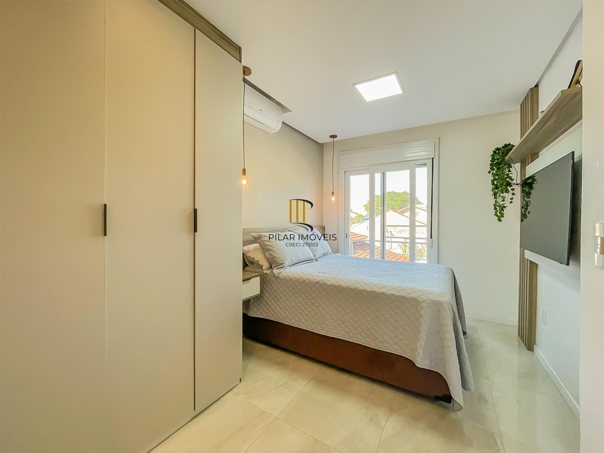 Excelente sobrado em condomínio na Tristeza