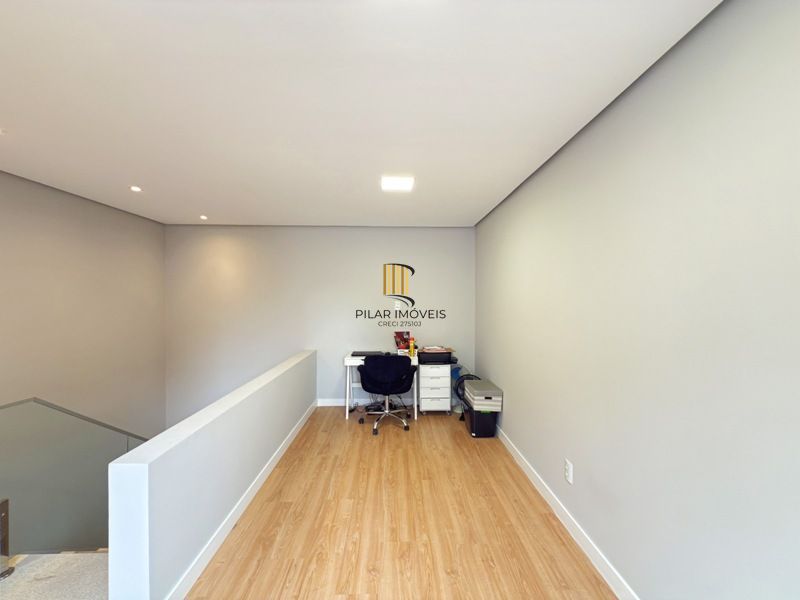 Casa contemporânea, 4 d, sendo 2 suítes, uma no térreo,206 m² , bairro tristeza