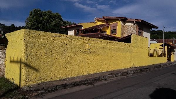 Casa em Porto Alegre, no bairro Aberta dos Morros, com 4 dormitório(s), e 4 banh