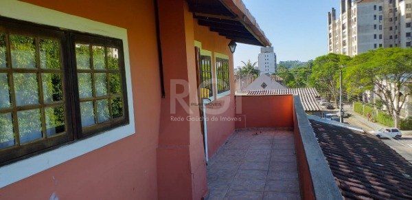Casa para Venda - 220m², 4 dormitórios, sendo 1 suites, 2 vagas - Tristeza