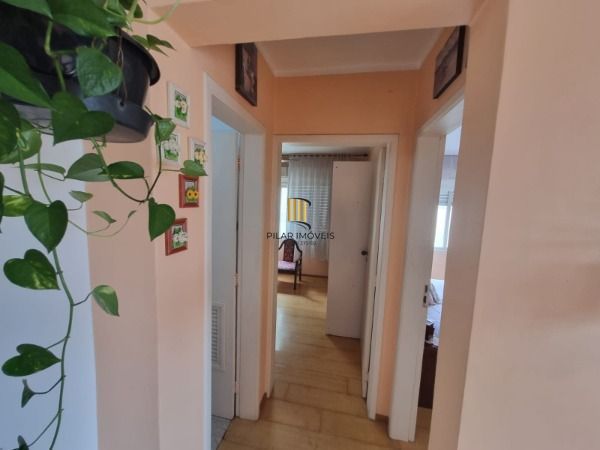 Apartamento em Porto Alegre, no bairro Cristal, com 2 dormitório(s), e 2 banheir