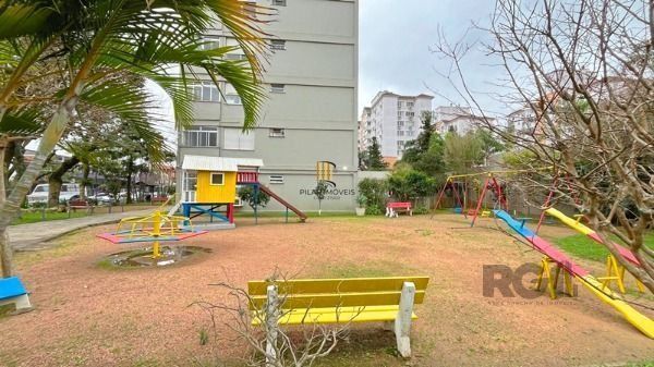 Apartamento em Porto Alegre, no bairro Tristeza, com 2 dormitório(s), e 2 banhei