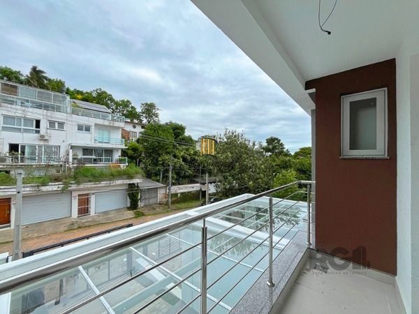 Casa em Porto Alegre, no bairro Vila Conceição, com 3 dormitório(s), à venda.