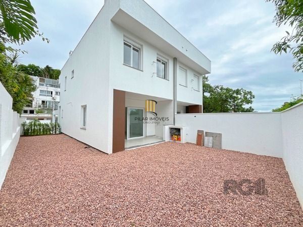 Casa em Porto Alegre, no bairro Vila Conceição, com 3 dormitório(s), à venda.