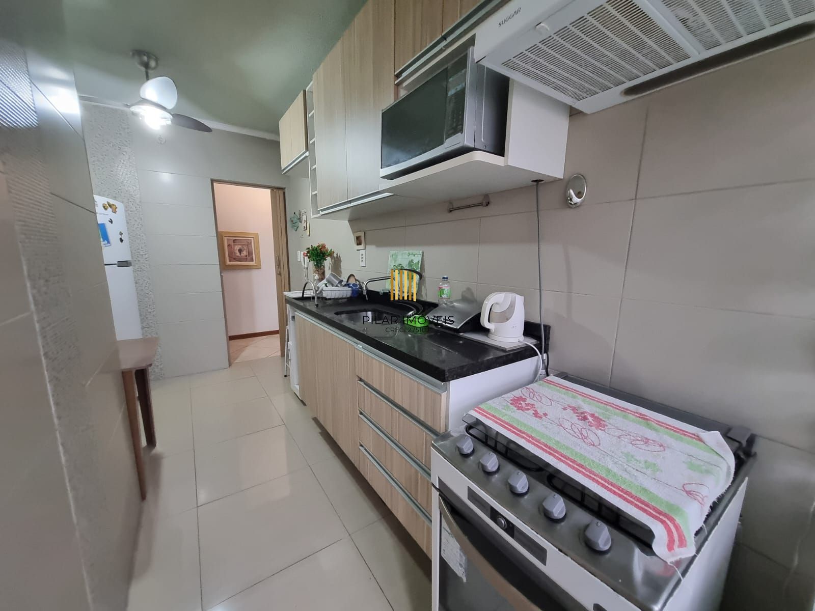 Apartamento em Porto Alegre, no bairro Tristeza, com 2 dormitório(s), e 2 banhei