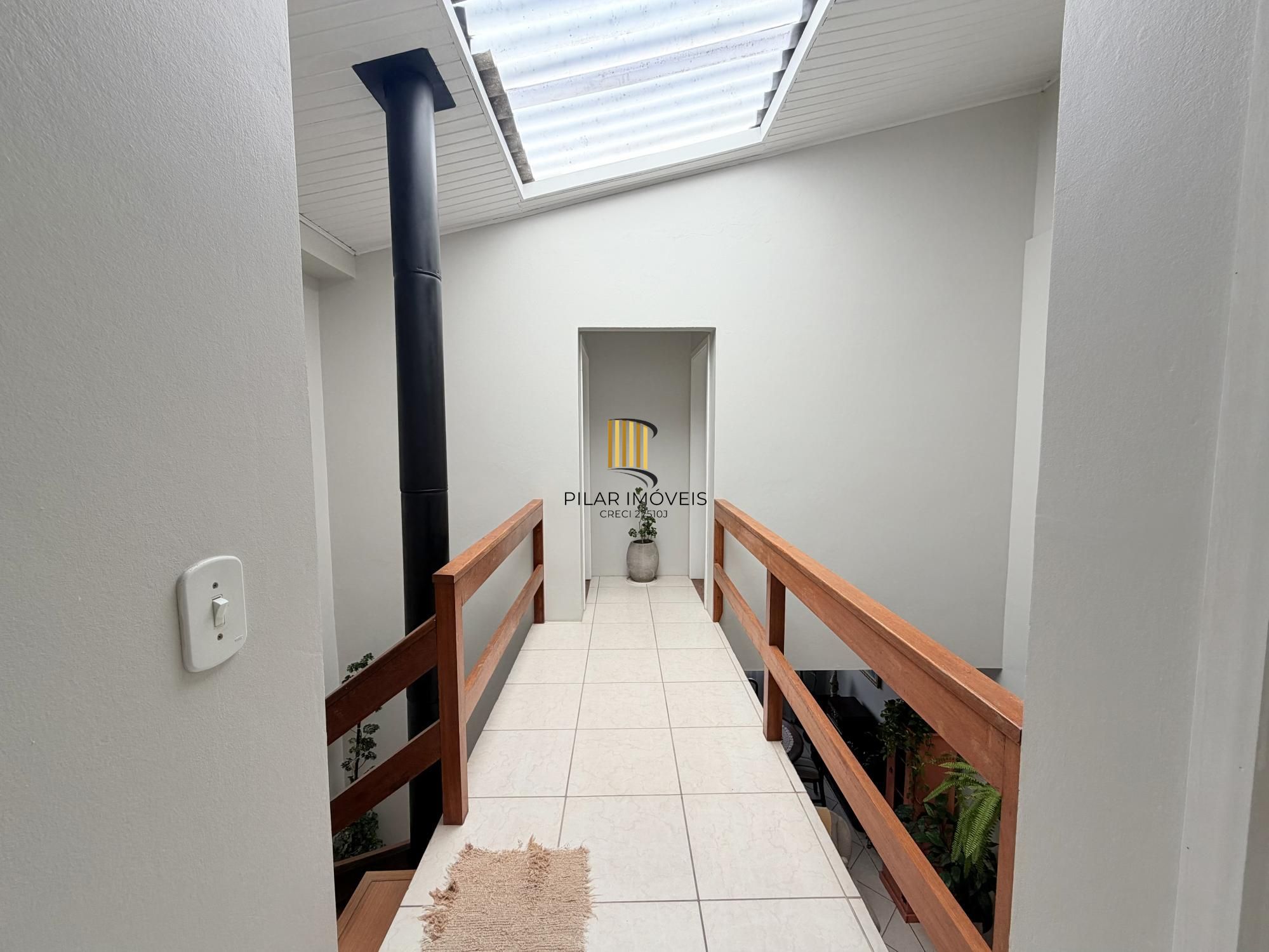 Casa 4 dormitórios no bairro Serraria