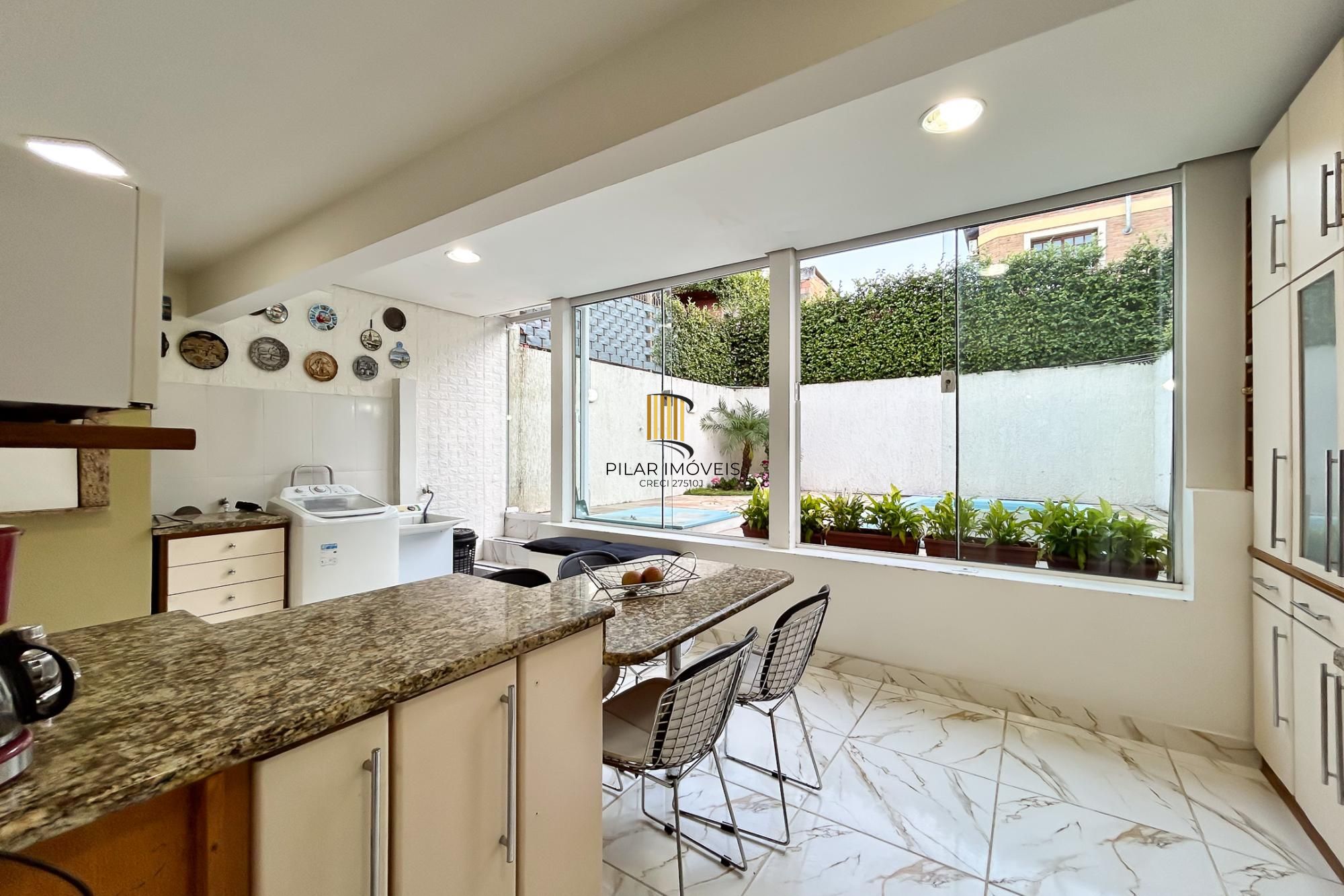 Casa 3 dormitórios no bairro Espírito Santo