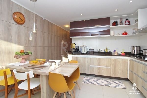 Casa para Venda - 172.26m², 3 dormitórios, sendo 2 suites, 2 vagas - Hípica