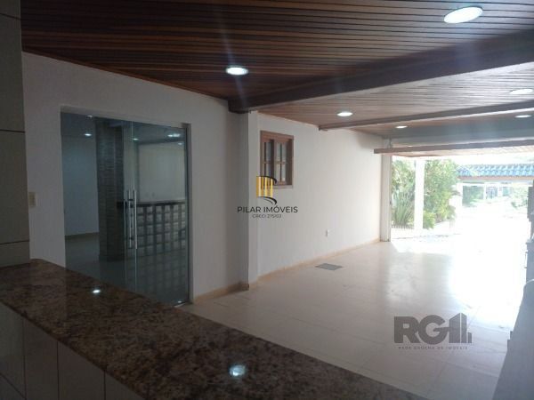 Casa em Porto Alegre, no bairro Restinga, com 4 dormitório(s), e 4 banheiros, à 