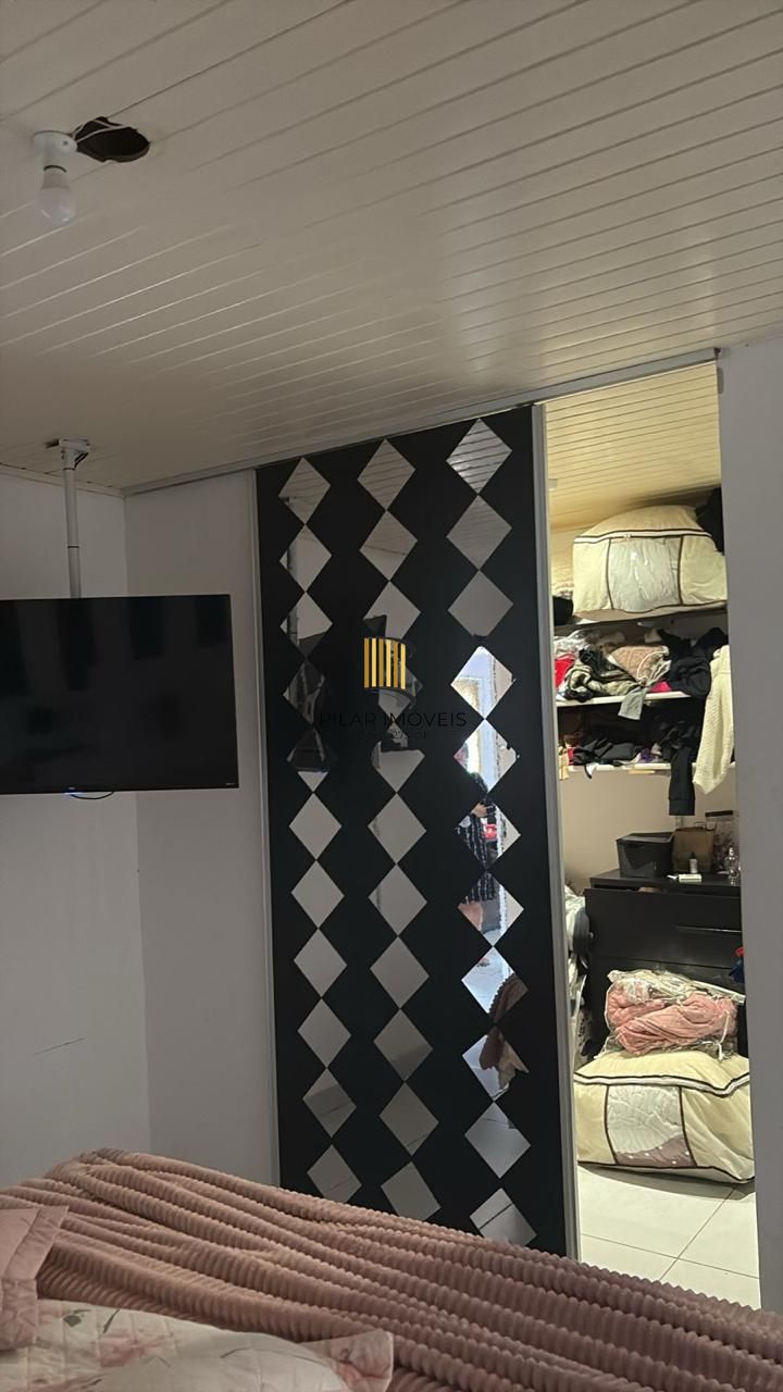 CASA COM 3 DORMITORIOS 3 BANHEIROS E 6 VAGAS DE GARAGEM, PATIO GRANDE