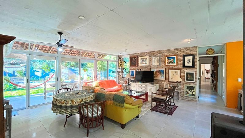 No condomínio Mountain Ville Residência 3 dormitórios.