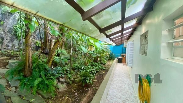 Casa em Porto Alegre, no bairro Vila Assunção, com 3 dormitório(s), e 3 banheiro