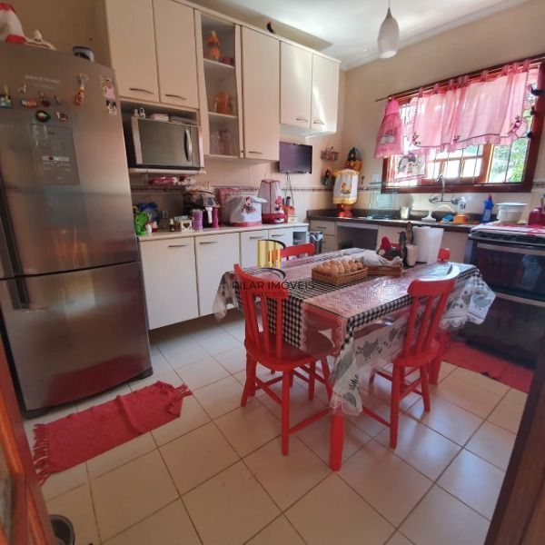 Residência c/ 185m², 3 dormitórios, sendo 1 suites, 2 vagas - Bahamas