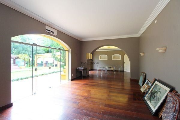 Casa em Porto Alegre, no bairro Pedra Redonda, com 7 dormitório(s), e 7 banheiro