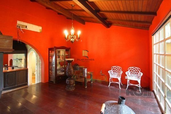 Casa em Porto Alegre, no bairro Pedra Redonda, com 7 dormitório(s), e 7 banheiro