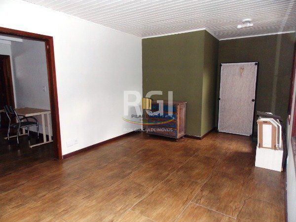 Casa Condominio para Venda - 220m², 3 dormitórios, sendo 1 suites, 4 vagas - Híp