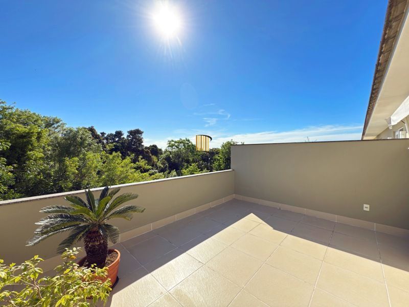 Linda Residência com 3 dormitórios e 1 suíte no Bairro Tristeza para venda.