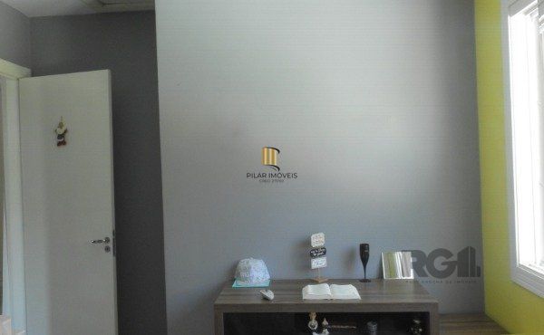 Casa em Porto Alegre, no bairro Espirito Santo, com 3 dormitório(s), e 3 banheir