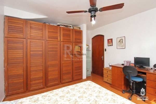 Casa Condominio para Venda - 150m², 4 dormitórios, sendo 1 suites, 2 vagas - Cri