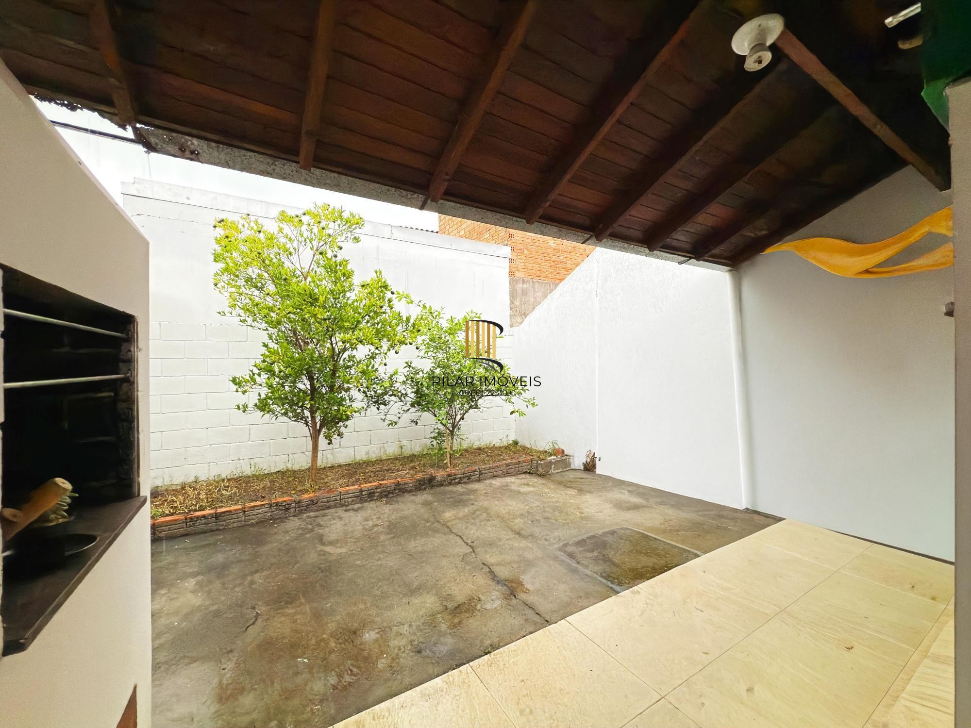 Casa 2 dormitórios no bairro Hípica