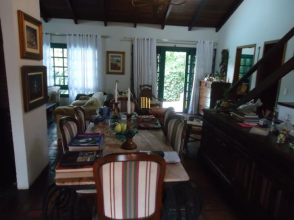 Casa para Venda - 252m², 3 dormitórios, 2 vagas - Ipanema
