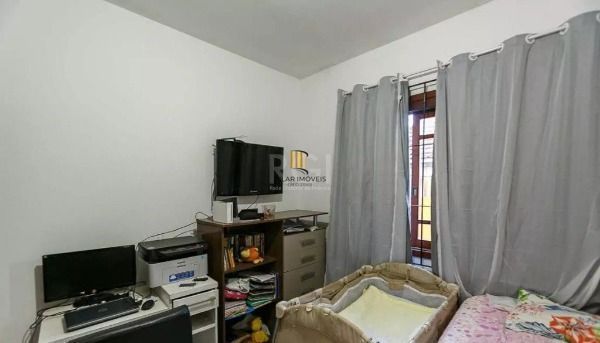 Casa em Porto Alegre, no bairro Cavalhada, com 5 dormitório(s), e 5 banheiros, à