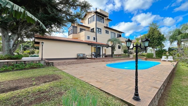 Altos do lago- Com 3 dormitórios, 3 vagas , piscina , Linda e ampla casa em cond