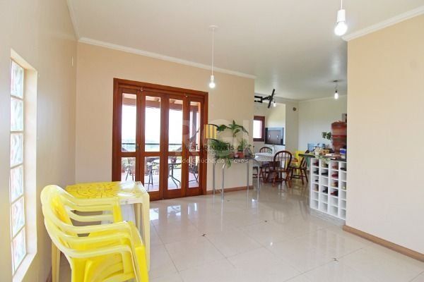 Casa Condominio em Porto Alegre, no bairro Glória, com 3 dormitório(s), e 3 banh