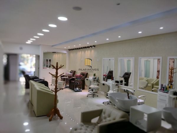 Loja em Porto Alegre, no bairro Menino Deus, e 3 banheiros, à venda.