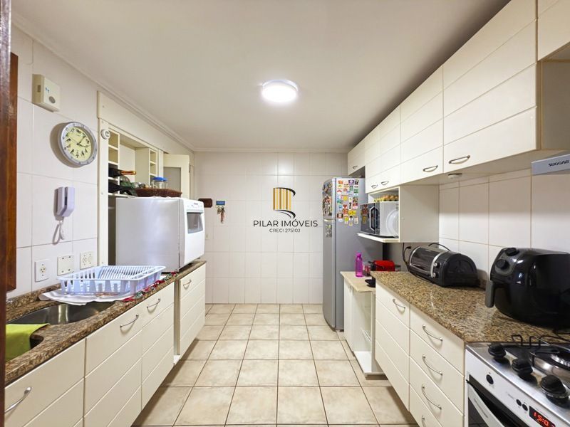 Linda Residência com 3 dormitórios sendo 1 suíte no Jardim Isabel.