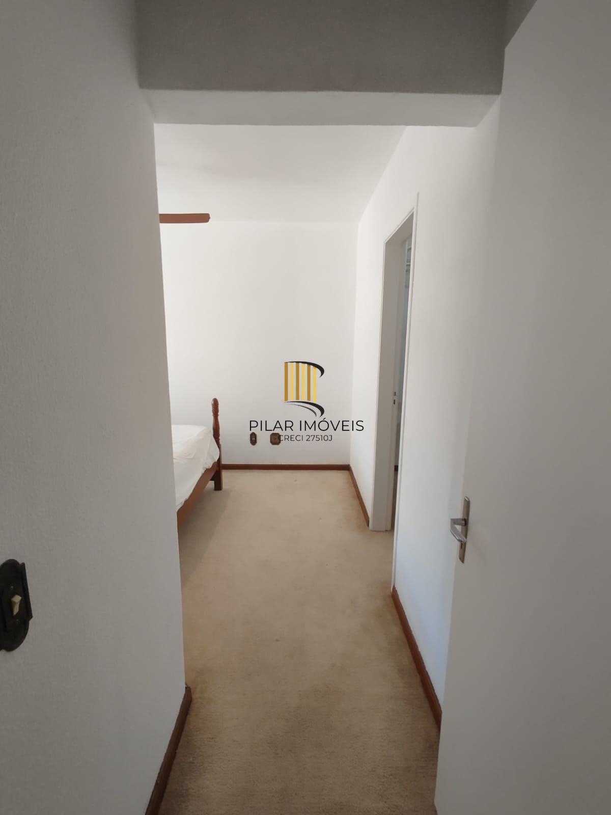 Apartamento 2 dormitórios, closet, 2 banheiros, dep. empregada vista, para o Gua