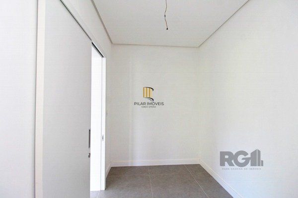 Casa em Porto Alegre, no bairro Jardim Isabel, com 3 dormitório(s), e 3 banheiro