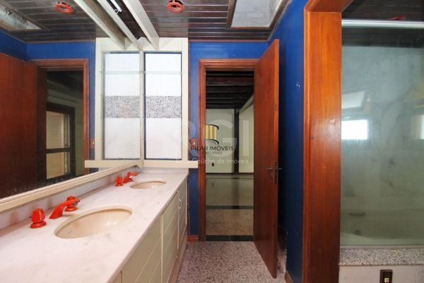 Casa para Venda - 596m², 6 dormitórios, sendo 4 suites, 6 vagas - Vila Conceição
